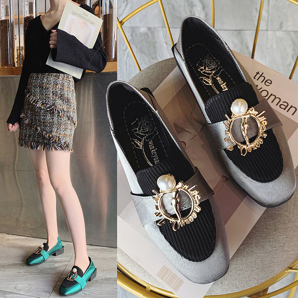 Γυναικεία καθημερινά μοντέρνα παπούτσια με μεταλλικό στοιχείο