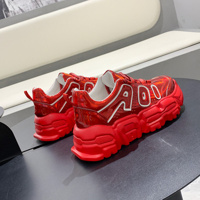 Модерни дамски лачени маратонки с холограмен ефект