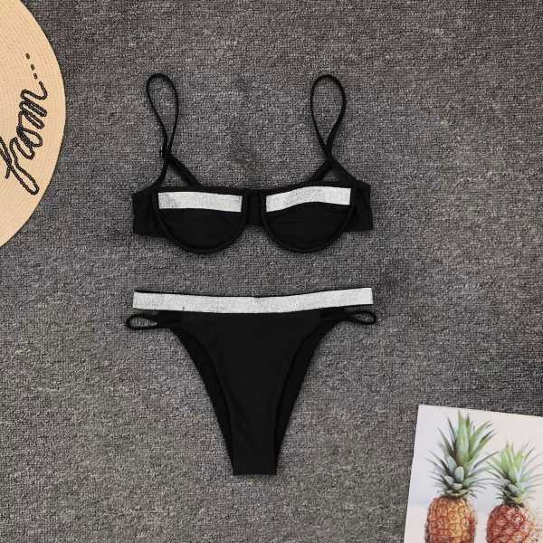 Kaasaegne must kaheosaline õhukeste rihmadega ujumistrikoo