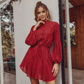 Alkalmi női kockás ruha gombokkal és hosszú ujjú