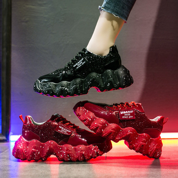 Moodsad kareda tallaga ökonahast naiste tossud