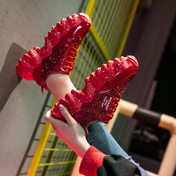 Moodsad kareda tallaga ökonahast naiste tossud