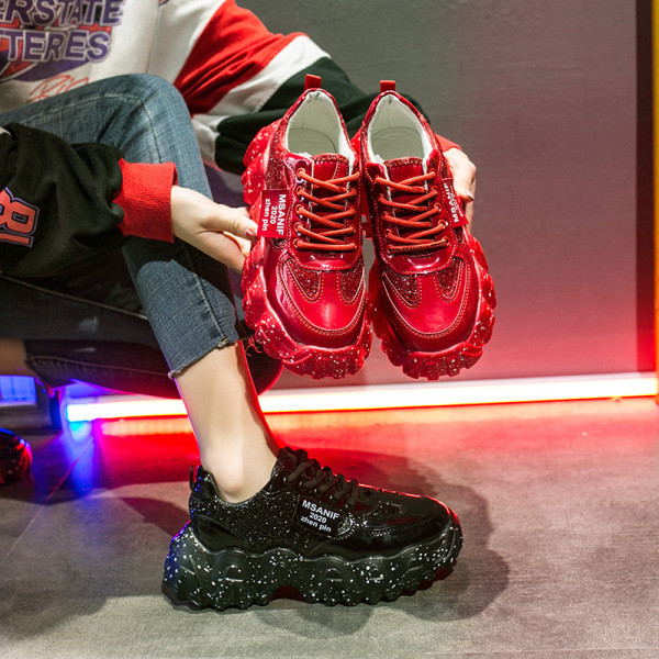 Moodsad kareda tallaga ökonahast naiste tossud