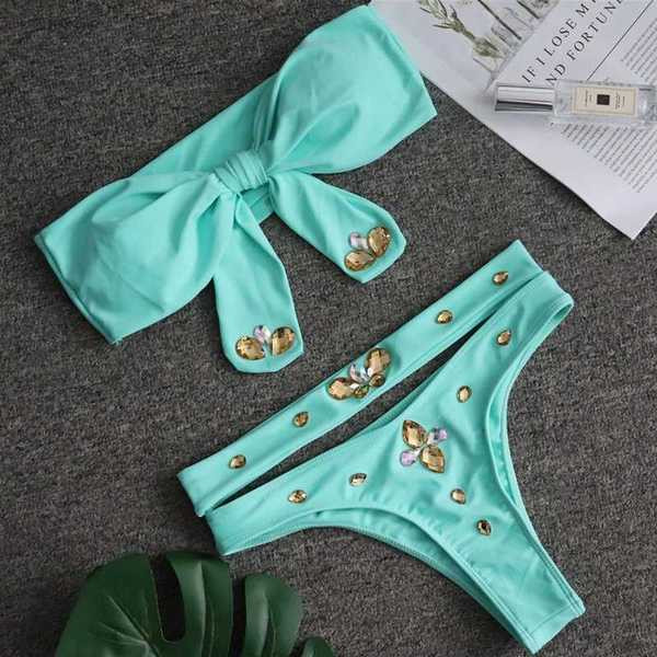 Moodne kaheosaline dekoratiivse sõlme ja kivikestega ujumistrikoo