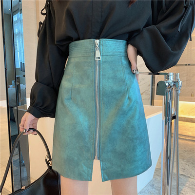 Aktuális női bőrszoknya elöl cipzárral, magas derékkal