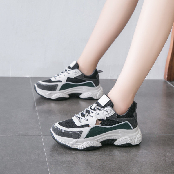 Naiste vabaaja tossud paeltega tekstiilist ja ökonahast