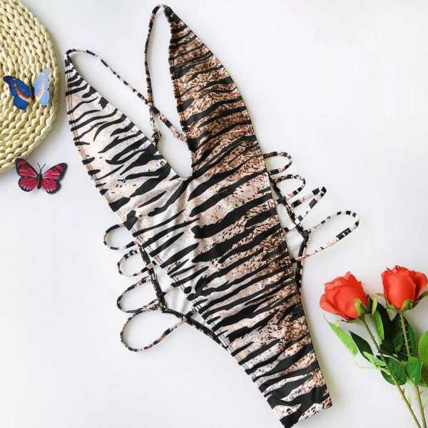 Uue mudeli täisujumistrikoo sügava kaelusega ja väljalõigetega