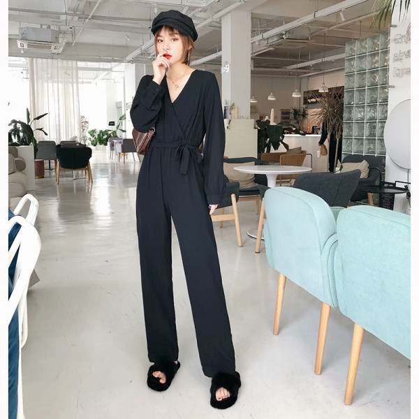 Modern lezser kombiné hosszú ujjú, derékkötővel