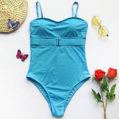 Teljes fürdőruha vékony pántokkal és övvel