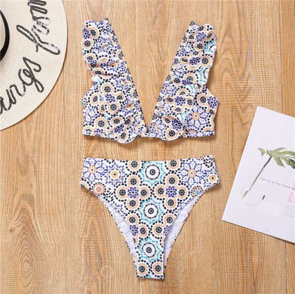 Moderan dvodijelni kupaći kostim s V izrezom i cvjetnim uzorkom