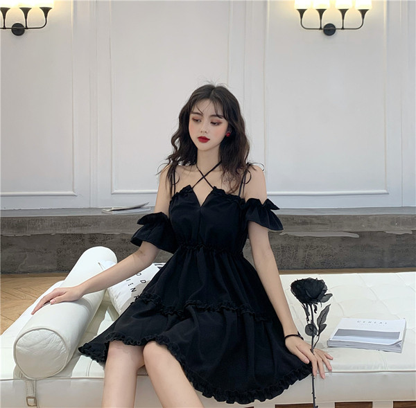 Stiilne allakäinud varrukatega naiste kleit - must lõikega mudel