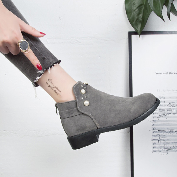 Дамски пролетно-есенни боти от еко велур с декорация перли