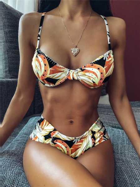 Moodne kaheosaline õhukeste rihmade ja värvilise mustriga ujumistrikoo