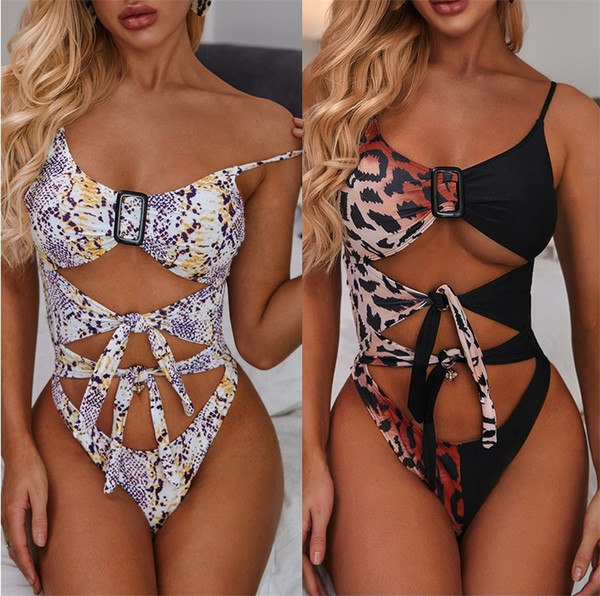 Terve ujumistrikoo õhukeste rihmade ja loomamustriliste väljalõigetega