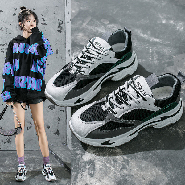 Naiste kõrge tallaga tossud