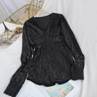 Női bársony ing spitz nyakkivágással és csipkével a hátán