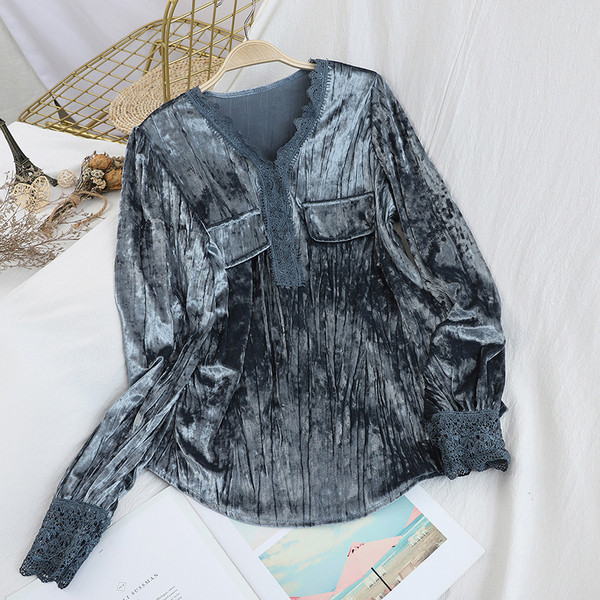 Női bársony ing spitz nyakkivágással és csipkével a hátán