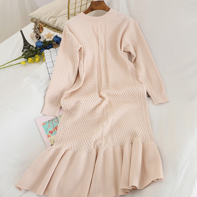 Дамска плетена рокля с обло деколте и дълъг ръкав