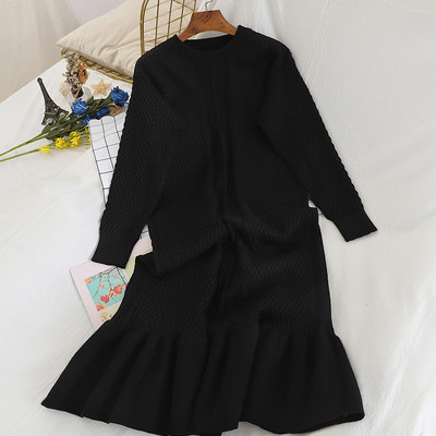 Дамска плетена рокля с обло деколте и дълъг ръкав