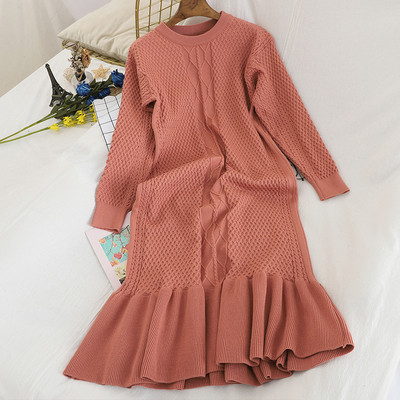 Дамска плетена рокля с обло деколте и дълъг ръкав