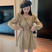 Retro ženska haljina s četvrtastim izrezom i dugim rukavima