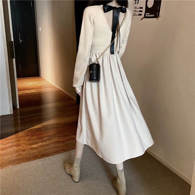 Hosszú női retro ruha nyitott háttal, szalaggal