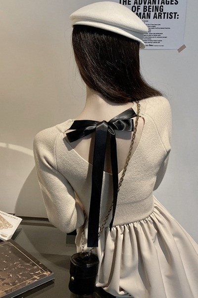 Hosszú női retro ruha nyitott háttal, szalaggal