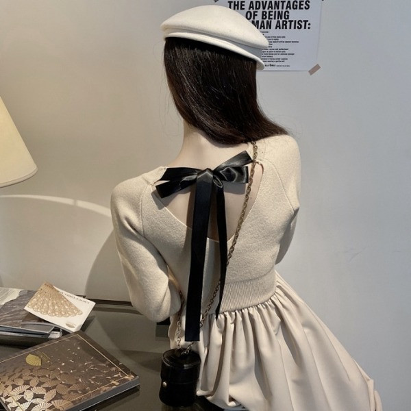 Hosszú női retro ruha nyitott háttal, szalaggal