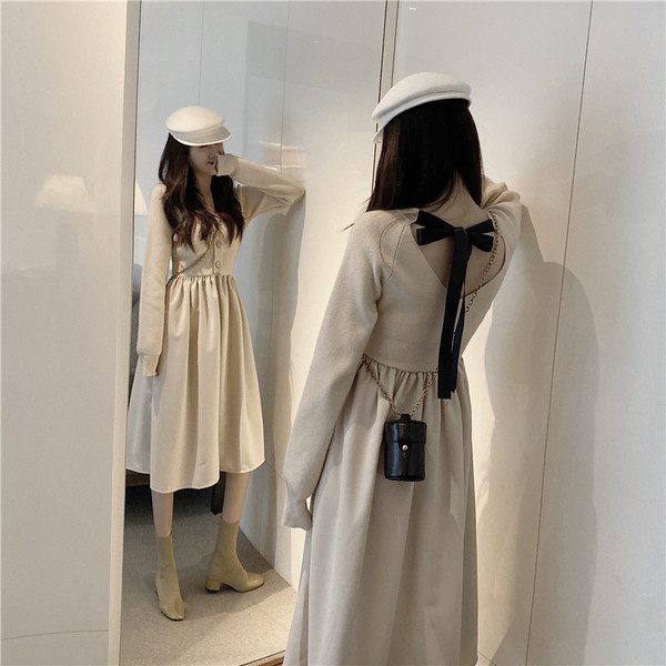 Hosszú női retro ruha nyitott háttal, szalaggal