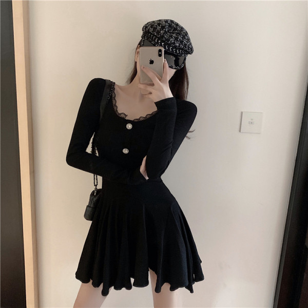 Väljalõigatud paeltega seljalõikega naiste kleit