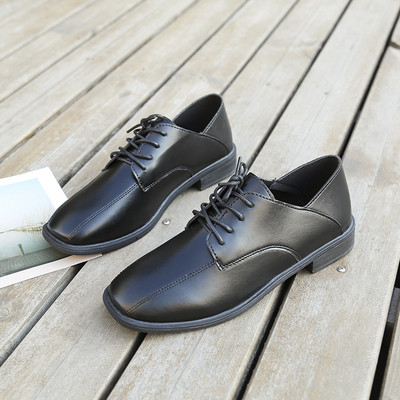 Naiste vabaajajalatsid ökonahast, paeltega tavaline mudel