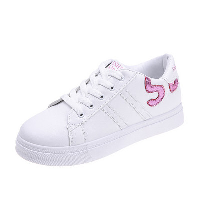 Nahast vabaaja tossud paelte ja madala tallaga