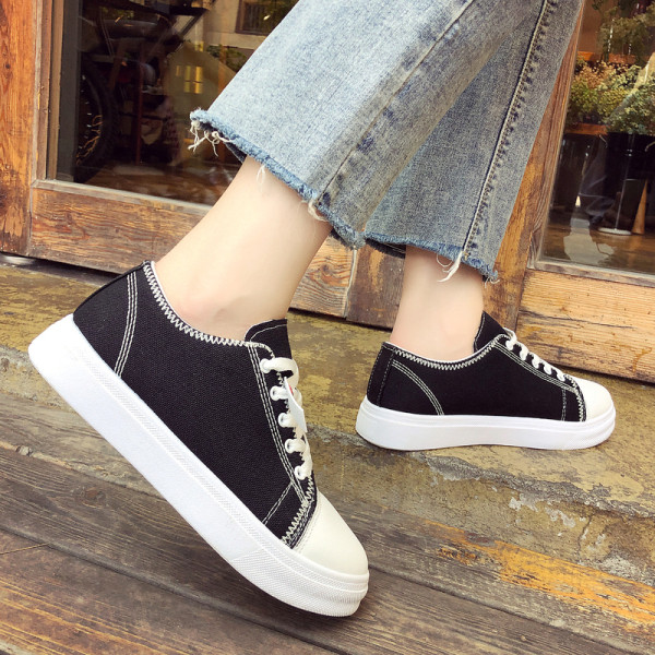 Tekstiilist valmistatud vabaaja tossud paeltega