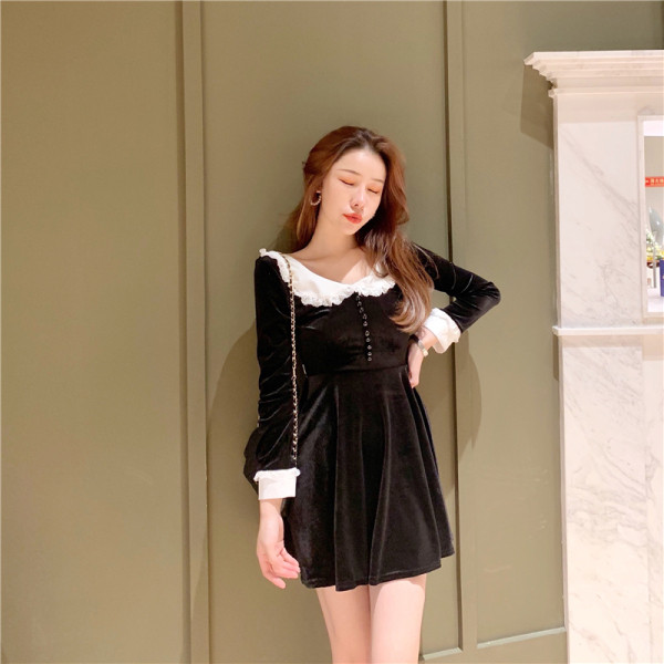 Sametine naiste retrokleit pitsielementide ja satiinpaelaga