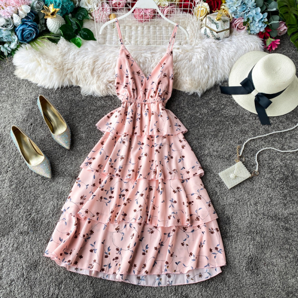 Šarena ženska haljina - sa tankim naramenicama i cvjetnim motivima