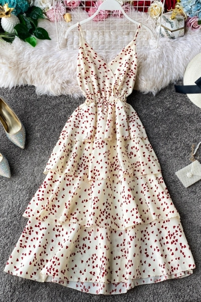 Moodne naiste kleit õhukeste rihmadega ja spitsikaelusega südametes