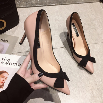 Öko-nahast naiste kingade teritatud mudel paelaga