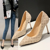 Ženske elegantne cipele na tanku petu - model na špic