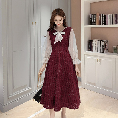 Uut mudelit spitsikaelusega, paela ja tüllvarrukatega naiste kleit