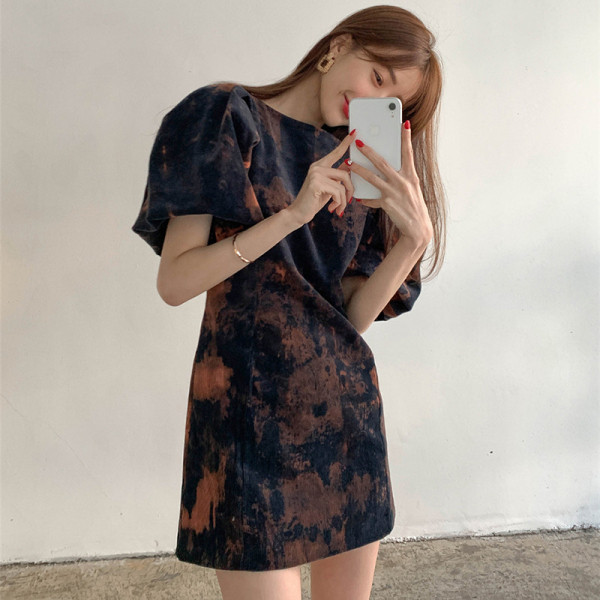 Moodne naiste kleit 3/4 varrukatega, vöökohal vööga