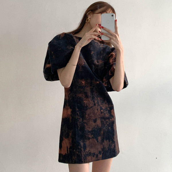 Moodne naiste kleit 3/4 varrukatega, vöökohal vööga