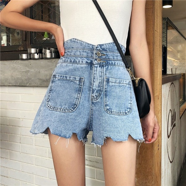 Rebenenud motiivide, taskute ja kõrge vöökohaga naiste lühikesed püksid