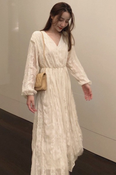 Pikk pitsist naiste kleit spits-kaelusega