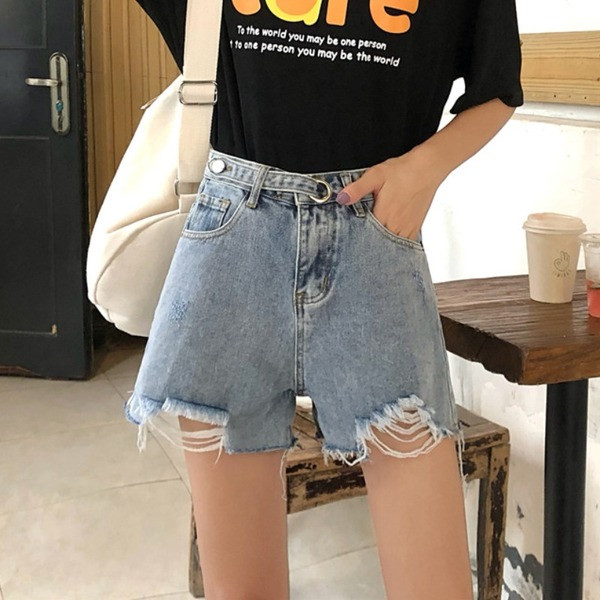 Модерни къси дамски панталони със скъсани мотиви и висока талия