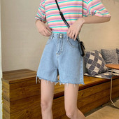 Tavaszi női rövidnadrág magas derékkal, szakadt motívumokkal