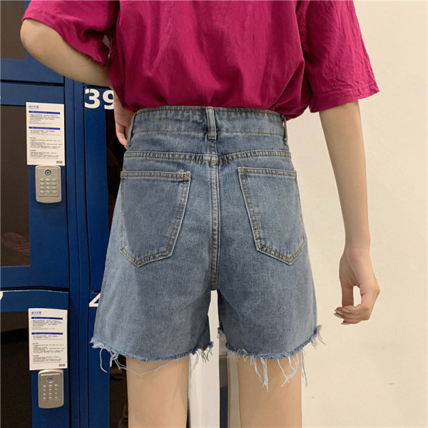 Tavaszi női rövidnadrág magas derékkal, szakadt motívumokkal