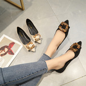 Női modern mokaszinok öko velúrból és csatból