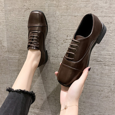 Naiste tavalised ökonahast paeltega mudelikingad