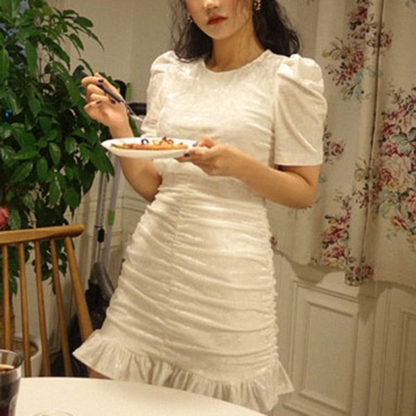 Дамска модерна рокля от кадифе в ретро стил и къс ръкав