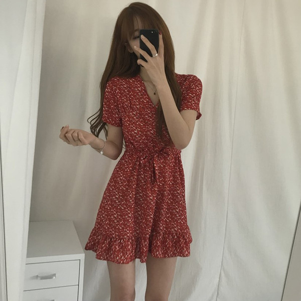 Vabaaja naiste kleit lühikeste varrukate ja lipsuga vöökohal